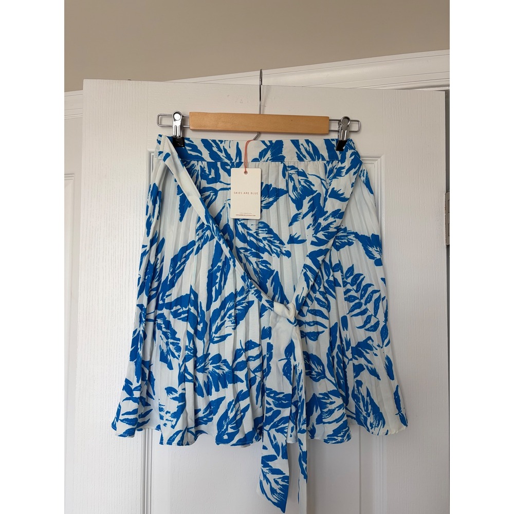 Skies Are Blue Pleated Tropical Leaf Mini Skirt Blue White Petite Medium NWT